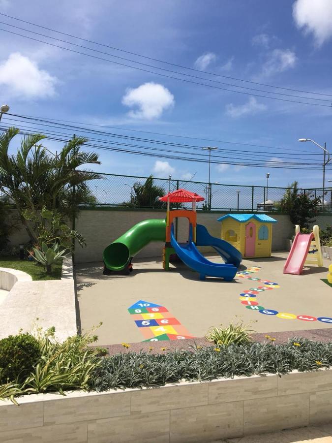 Cabo Frio - Praia do Forte - Apto 130 m2 na beira da praia, com ar condicionado Exterior foto